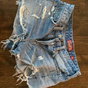 LEVI JEAN SHORTS